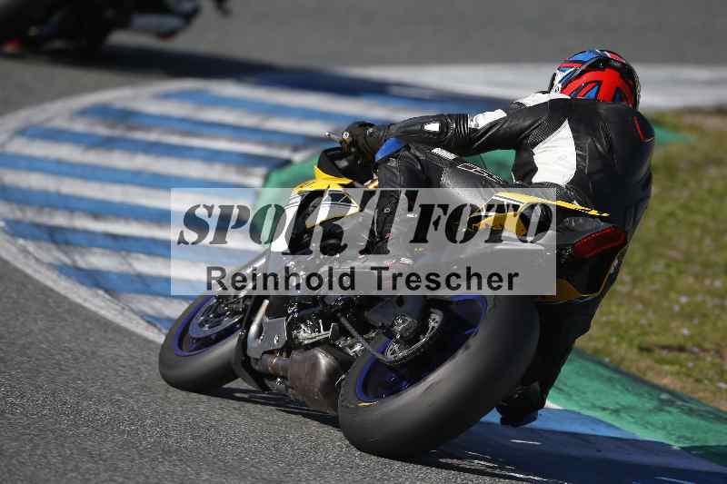 /Archiv-2024/02 29.01.-02.02.2024 Moto Center Thun Jerez/Gruppe gruen-green/backside